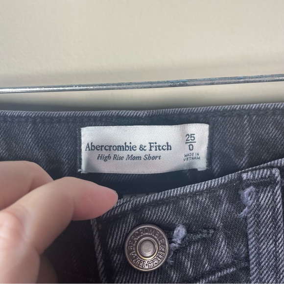 Abercrombie & Fitch High Rise Mom Short Black Exposed Button Fly Curve Love - Picture 3 of 9